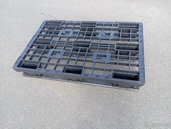 prodám plastové palety - 2