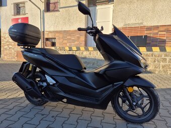 Prodám HONDA PCX125 DX, r. v. 2025, ABS, TC, ČR, 2015km - 2