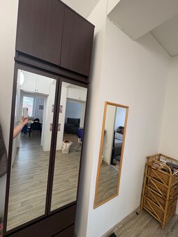 Předsíňová šatní skříň - 2