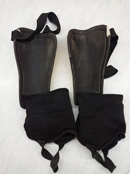 Chrániče NIKE - 2