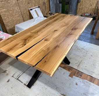 Masivny dubovy stul - 2