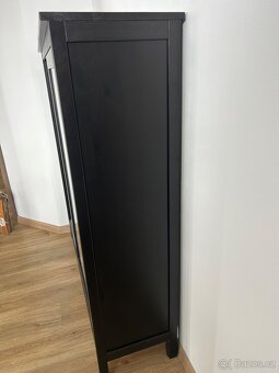 Prosklená vitrína, IKEA - 2