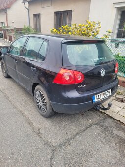 Volkswagen Golf 5 s motorem 1.6 benzin 75 kw - 2