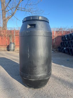 Plastový sud 250l s víkem - 2
