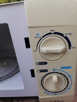 Mikrovlnka Gallet 700 Wattů - 2