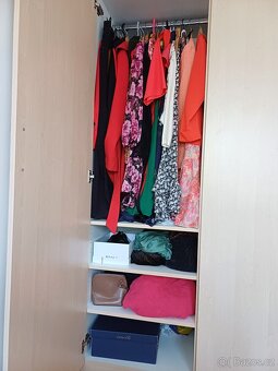 Prostorná skříň ručně vyrobená jako nová - 2