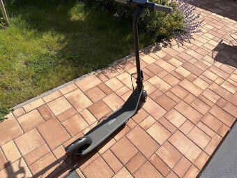 Prodám elektrokoloběžku Ninebot KickScooter E2 by Segway - 2
