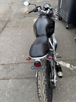 Motonadily Kawasaki GPX 750 cafe racer 1988 - 2