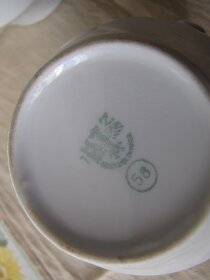 Dvě porcelánové konvičky - 2