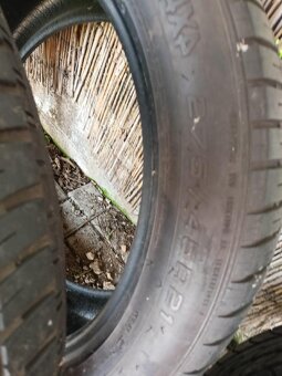 Goodyear Eagle F1 275/45/21 - 2