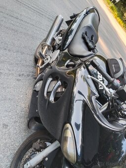 Suzuki GSX-F 750 v tp 25kw - 2