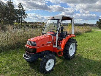 Malotraktor Kubota Saturn XDS s polokabinou - 2