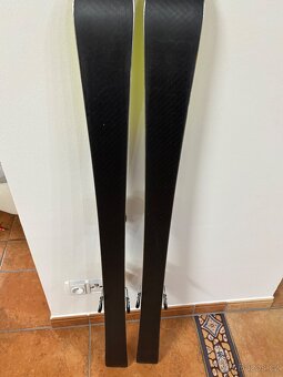 Lyže Volkl 130cm s vázáním a hůlky - 2