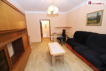 Prostorný udržovaný byt 3+1 v přízemí cihlové budově v klidn - 2