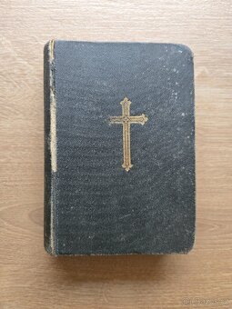 Modlitební knížka (1925) + 3x parte + svaté obrázky. - 2