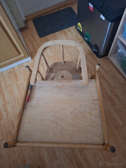 Prodám dětskou jídelní židličku - 2