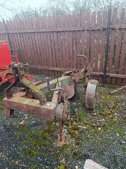 Dvouradlicový pluh + náhradní radlice - 2