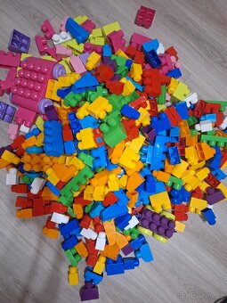 Mega Bloks kostky + sběrač - 2