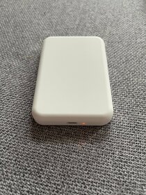 Externí baterie/nabíječka Apple - 2