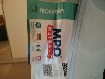 Levně prodám téměř novou matraci a rošt - 2