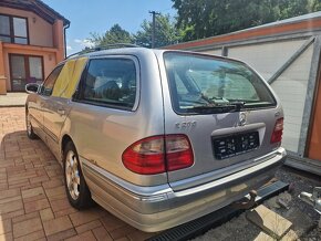 Mercedes E270 - 2