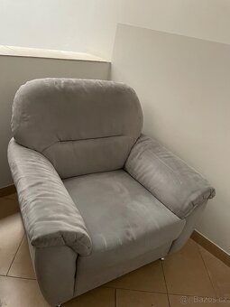 Zachovalá sedací souprava s křeslem - 2