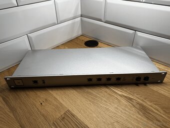 Ubiquiti UniFi Security Gateway Pro (USG-PRO-4) - 2