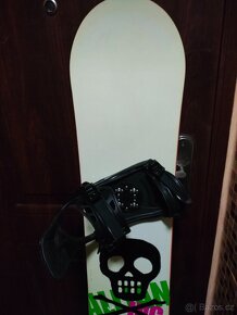 Prodám úplně nový snowboard ALLIAN 151cm dlouhý. - 2