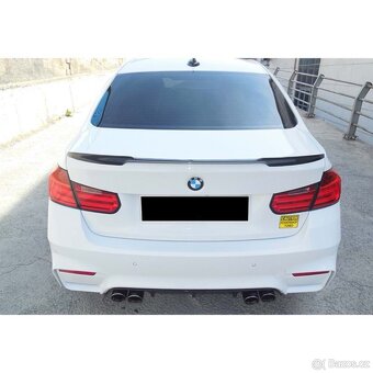 Zadní spoiler na kufr pro BMW F30 M4 Style - Černý Lesk - 2