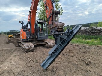 Naklápěcí hrábě 250cm - 2