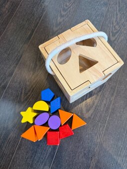 Drevena vkladacka kostka - Montessori hracka - 2