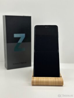Samsung galaxy Z flip3 5G - 2