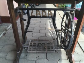 Šlapací šicí stroj LADA - 2