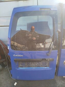Zadní křídlové dveře na VW Caddy 2004.. - 2