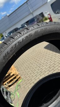 Pirelli P-Zero 275/35 R23 315/30 R23 - 2