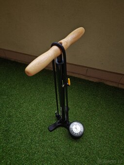 Pumpa LEZYNE SPORT FLOOR DRIVE - 2