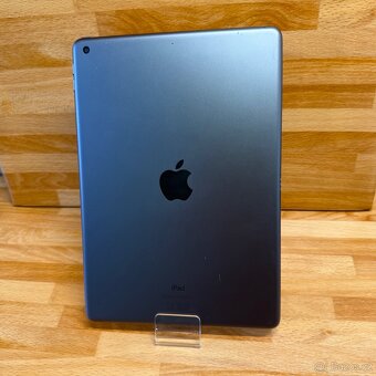 iPad 8 32GB, pěkný stav (12 měsíců záruka) - 2