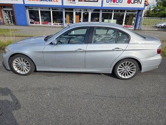 Bmw e90 330i automat - 2