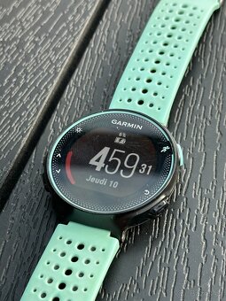 Chytré hodinky GARMIN FORERUNNER 235 zelenočerné - 2