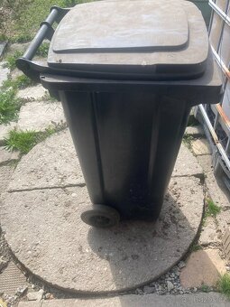 plastová popelnice 120l - 2