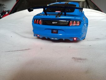 Traxxas ford mustang - 2