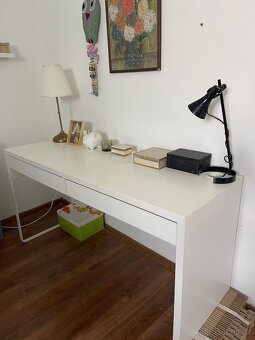 Psací stůl MICKE IKEA - 2