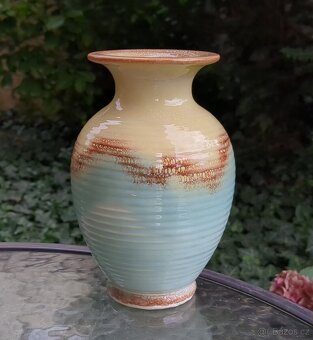 VÁZA S ŽEBROVÁNÍM - DITMAR URBACH - 70. léta - 2