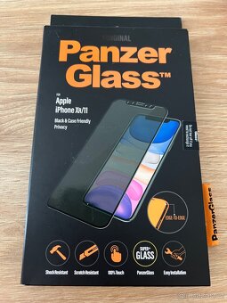 PanzerGlass pro Apple iPhone XR/11 černé - 2