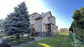 Rodinný dům 230 m2 o dispozici 2x bytová jednotka s garáží n - 2