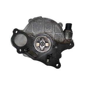Podtlakové čerpadlo 03L145100F VW Passat B7 r.v. 2012 - 2