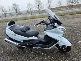 Suzuki Burgman 650 EXECUTIVE - NOVÝ MODEL  EXECUTIVE - 2