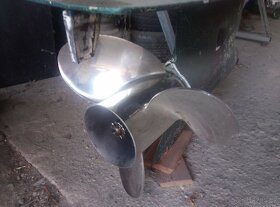 Závěsný motor Evinrude 300 - 2