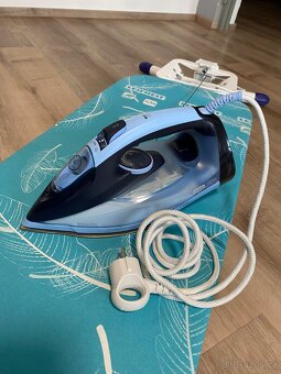 Žehlička Philips + žehlící prkno Leifheit - 2