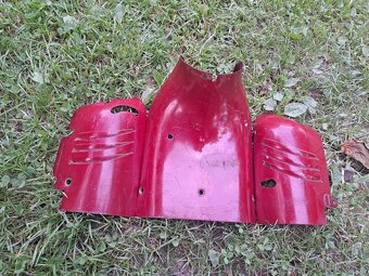 Prsíčka JAWA 50/550, 555 - 2